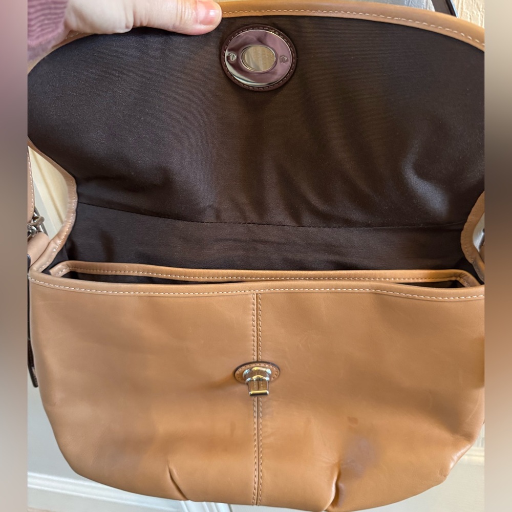 NWOT-COACH Shoulder Tan Bag - Picture 7 of 16
